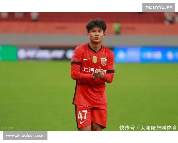 上海海港球员蒯纪闻、吾米提江在U23亚洲杯首发